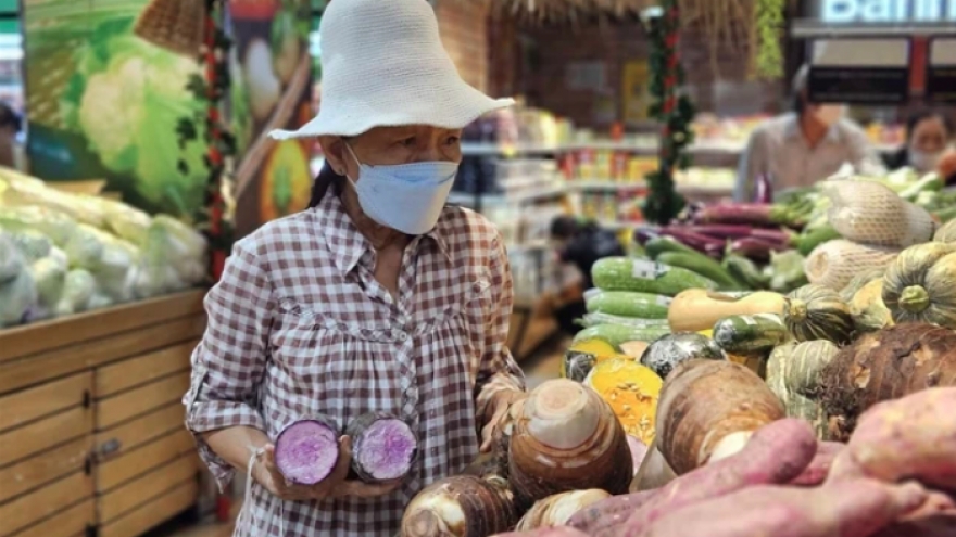 Survey reveals shifts in Vietnamese shopper habits